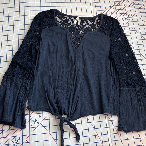 Mudd Blue 3/4 Bell Sleeve Criss-Cross V-Neck Cropped Blouse - Picture 10 of 12